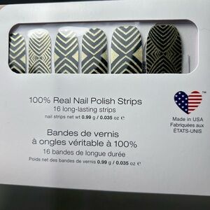 Color Street Drop The Ball Black and Gold Nail Polish Strips